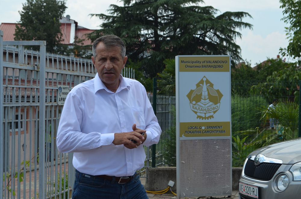 Градоначалникот Николче Чурлиновски вели дека до крајот на годината ќе се распиште тендер за изградба на нови локални гробишта и отварање нови парцели за гробни места