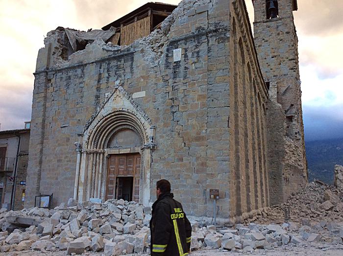 Има големи оштетувања на историското наследство - црква во Аматриче (Фото: АНСА)
