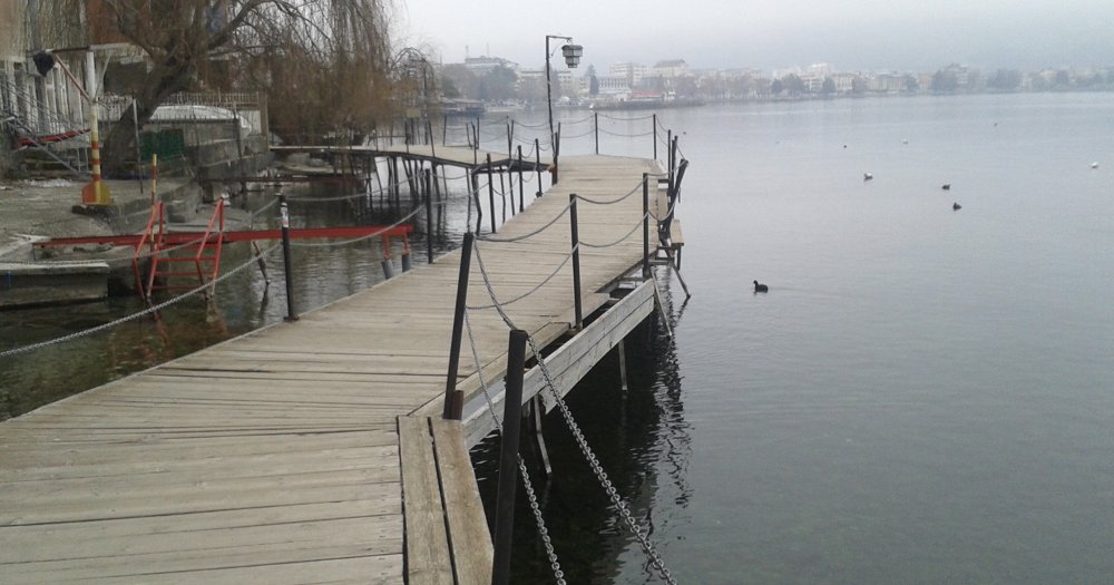 СЕ РАСПАЃА МОСТОТ НА ВЕЛИЈА РАМКОВСКИ ВО ОХРИД