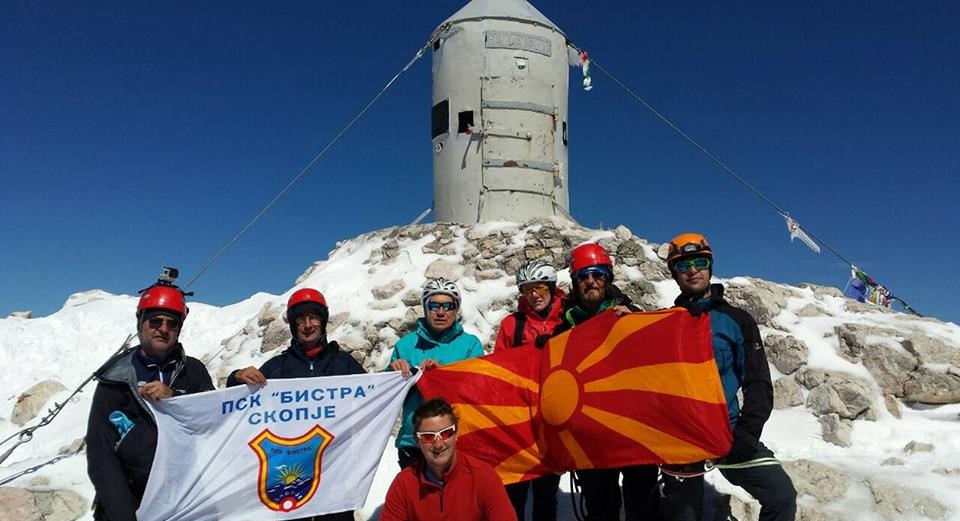 66-ГОДИШНА ПЛАНИНАРКА ОД СКОПЈЕ СЕ ИСКАЧИ НА ТРИГЛАВ ВО ЗИМСКИ УСЛОВИ СРЕДЕ ЛЕТО