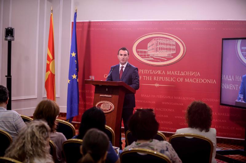 СЕ ИСТРАЖУВА ОДГОВОРНОСТ ЗА СЛУЧАЈОТ ВО КОЈ УЧЕНИЦИ ФРЛИЈА ДЕВОЈЧЕ НИЗ ПРОЗОРЕЦ ВО ШКОЛО, ВЕЛИ МИНИСТЕРСТВОТО ЗА ОБРАЗОВАНИЕ