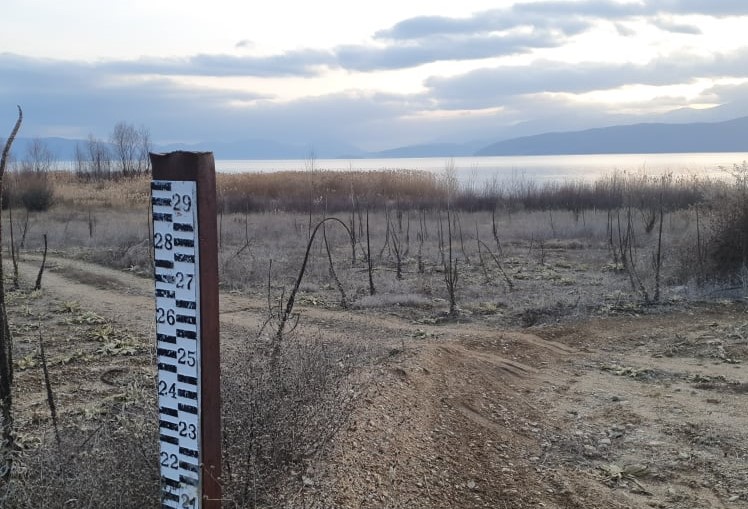 ВОДОСТОЈОТ НА ПРЕСПАНСКОТО ЕЗЕРО Е ТРИ МЕТРИ ПОД НОРМАЛАТА, НАЈНИЗОК ВО ПОСЛЕДНИТЕ ДВЕ ДЕЦЕНИИ