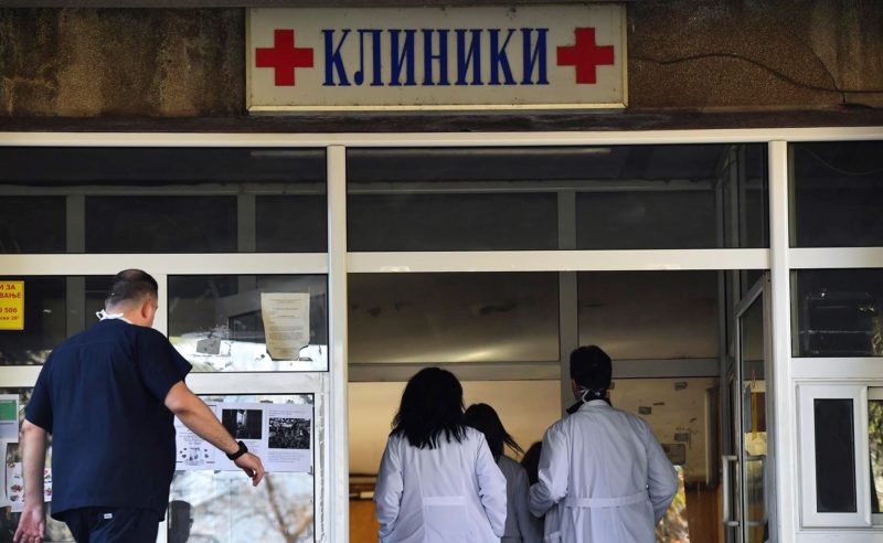 ДОКТОРИТЕ ОД ЈАВНОТО ЗДРАВСТВО ЗАМИНУВААТ ВО ПРИВАТНОТО, ПА СЕ РАЗВИВА ЗДРАВСТВЕН ТУРИЗАМ ВО ПОТРАГА ПО СЛОБОДЕН МОЈ ТЕРМИН