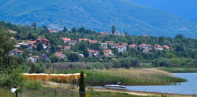 МАКЕДОНСКОТО ЕКОЛОШКО ДРУШТВО ЌЕ ГИ СТИПЕНДИРА МАТУРАНТИТЕ ОД ПРЕСПА КОИ ЌЕ ЗАПИШАТ СТУДИИ ПО ЕКОЛОГИЈА, БИОЛОГИЈА, ШУМАРСКИ ИЛИ ЗЕМЈОДЕЛСКИ НАУКИ