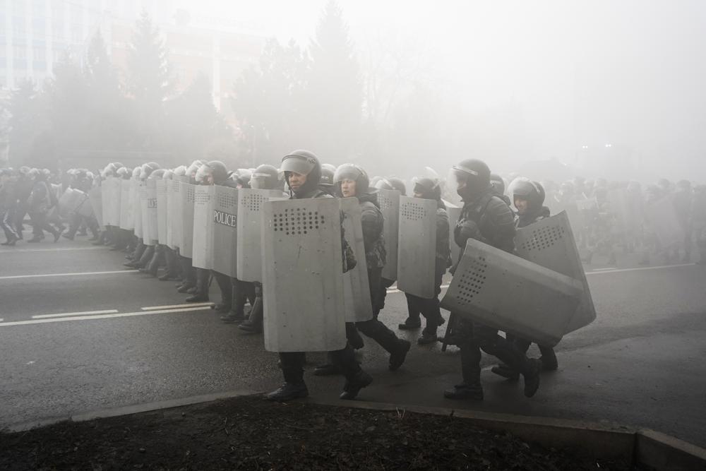 НОВИ ПУКОТНИЦИ ВО КАЗАХСТАН, ПРЕТСЕДАТЕЛОТ ВЕЛИ ДЕКА УСТАВНИОТ ПОРЕДОК Е ПОВРАТЕН