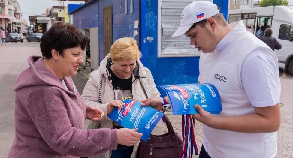 СО АНЕКСИИТЕ ВО ИСТОЧНА И ЈУЖНА УКРАИНА ПУТИН ВЕЛИ ДЕКА САКА ДА ГИ ИСПРАВИ ГРЕШКИТЕ НА ЛЕНИН И ХРУШЧОВ