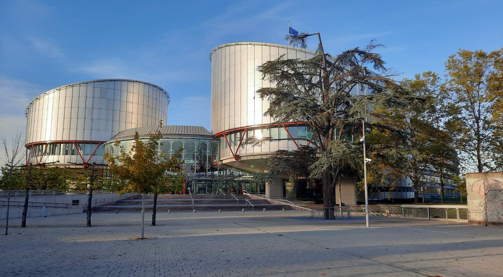 МАКЕДОНИЈА ИСПЛАЌА МИЛИОНИ ЕВРА ОТШТЕТА ЗА ПРЕСУДИ ОД СТРАЗБУР, ПОД НАДЗОР Е ЗА 31 ПРЕДМЕТ