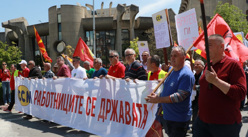 БЕЗ ЕДИНСТВО ЌЕ НЀ ИГРААТ КАКО ШТО САКААТ – СИНДИКАЛНИ ПРОТЕСТИ ЗА 1 МАЈ