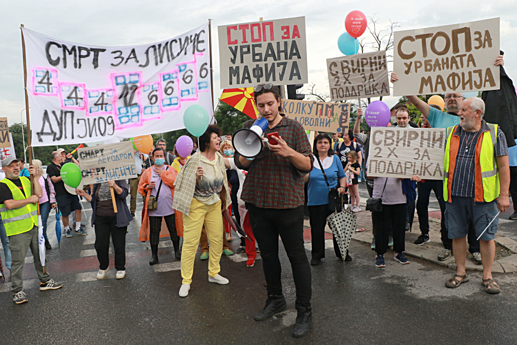 НОВИОТ ДУП Е СМРТ ЗА ЛИСИЧЕ, НЕ САКАМЕ ЗГРАДИ, КАЖАА ЖИТЕЛИТЕ НА ПРОТЕСТОТ ПРОТИВ ПЛАНОТ КОЈ ГО СПРЕМА ОПШТИНА АЕРОДРОМ