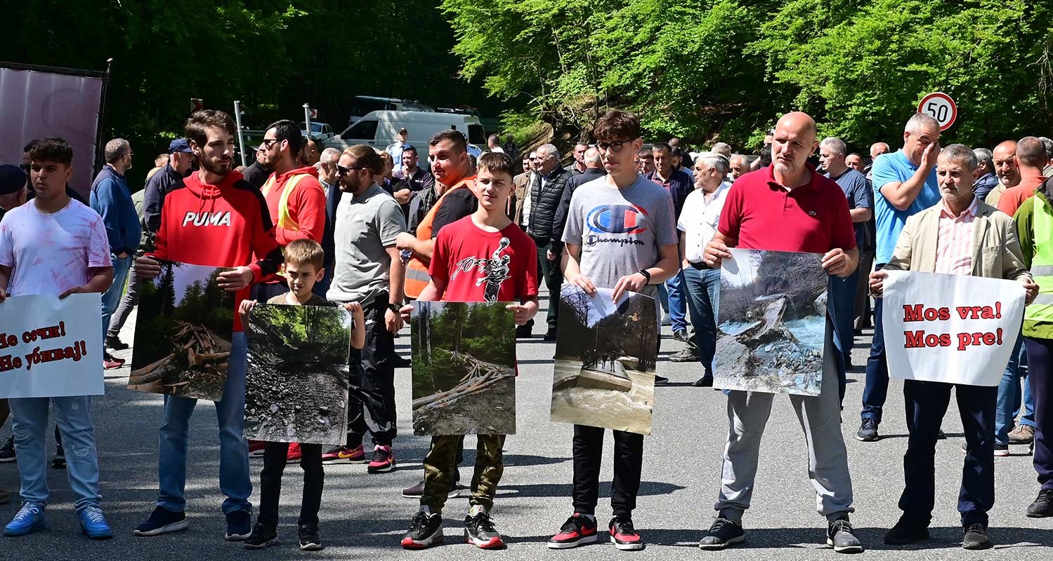 НАЦИОНАЛНИОТ ПАРК „МАВРОВО“ ПРАВИ ЕКОЛОШКИ МАСАКР СО СЕЧА НА ДРВЈАТА, ПРОТЕСТИРАА ЖИТЕЛИТЕ ОД ОСУМ МАВРОВСКИ СЕЛА