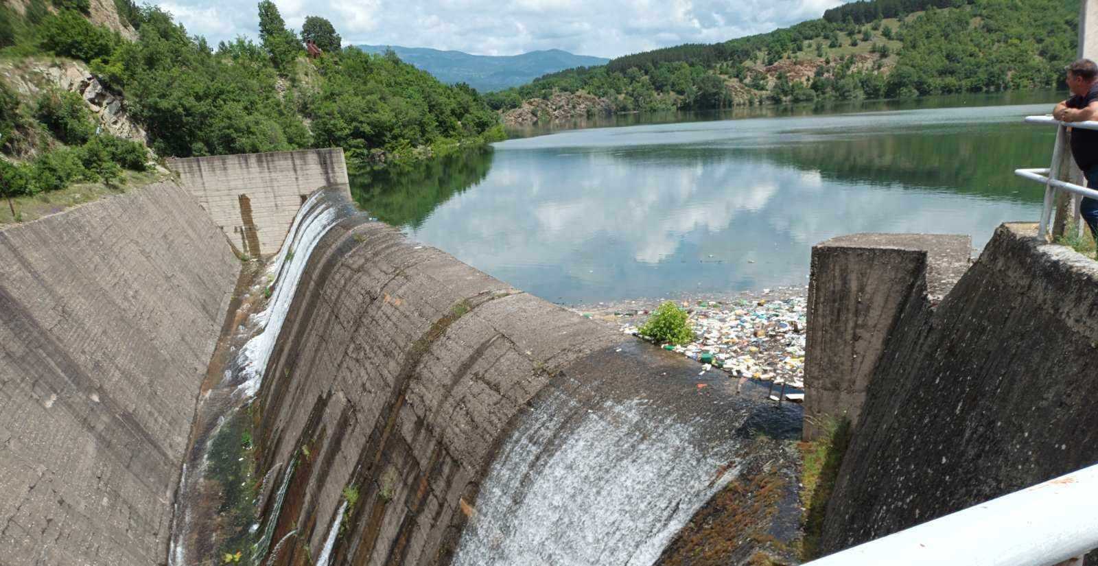 ИМА ВОДА ЗА ДА НЕ ПРЕСУШАТ НИВИТЕ, АМА ЗЕМЈОДЕЛЦИТЕ ТРЕБА ДА НЕ ЈА КРАДАТ, ВЕЛАТ ОД ВОДОСТОПАНСТВО КОЧАНИ