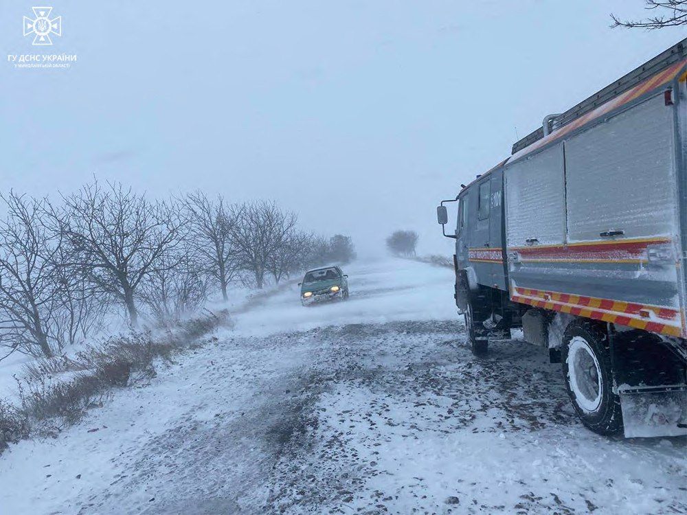 СНЕЖНО НЕВРЕМЕ ГИ ПОГОДИ УКРАИНА, МОЛДАВИЈА И РУСИЈА, НАЈМАЛКУ 13 МРТВИ