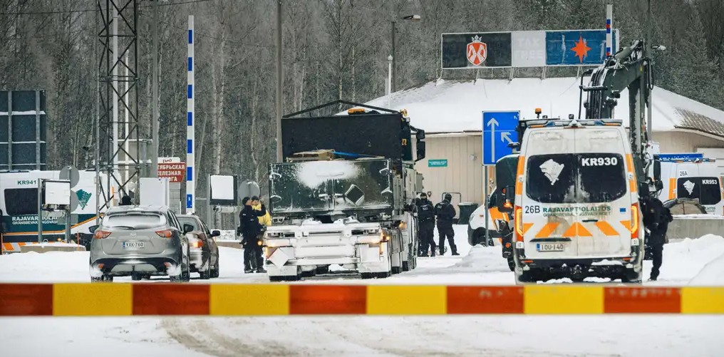 ПОЛСКА ПЛАНИРА ДА ИСПРАТИ ВОЈНИЦИ НА ФИНСКАТА ГРАНИЦА СО РУСИЈА, КРЕМЉ ГО СМЕТА ТОА ЗА ЗАКАНА