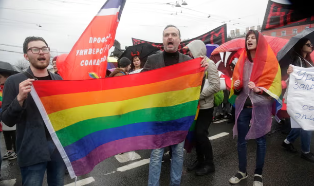 РУСИЈА ГО ЗАБРАНИ ЛГБТ ДВИЖЕЊЕТО