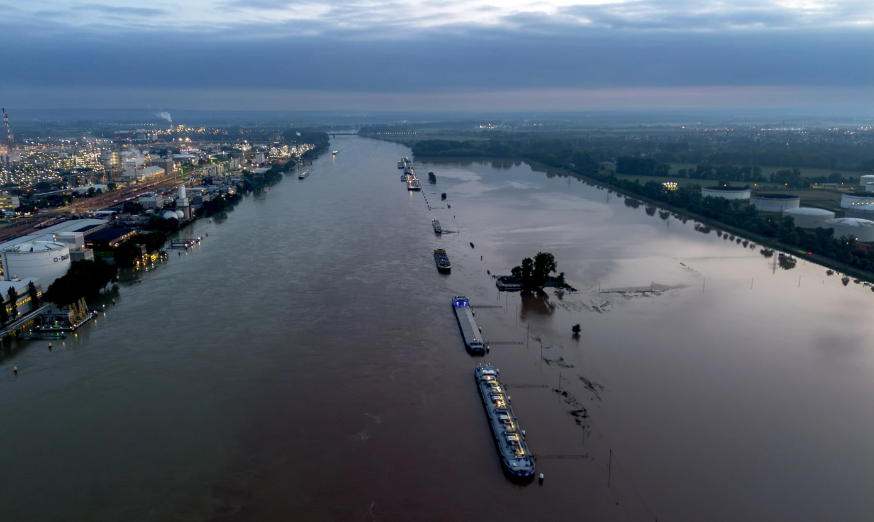 ПЕТМИНА ЗАГИНАТИ И НАД 3.000 ЕВАКУИРАНИ ВО ГОЛЕМИТЕ ПОПЛАВИ ВО ЈУЖНА ГЕРМАНИЈА