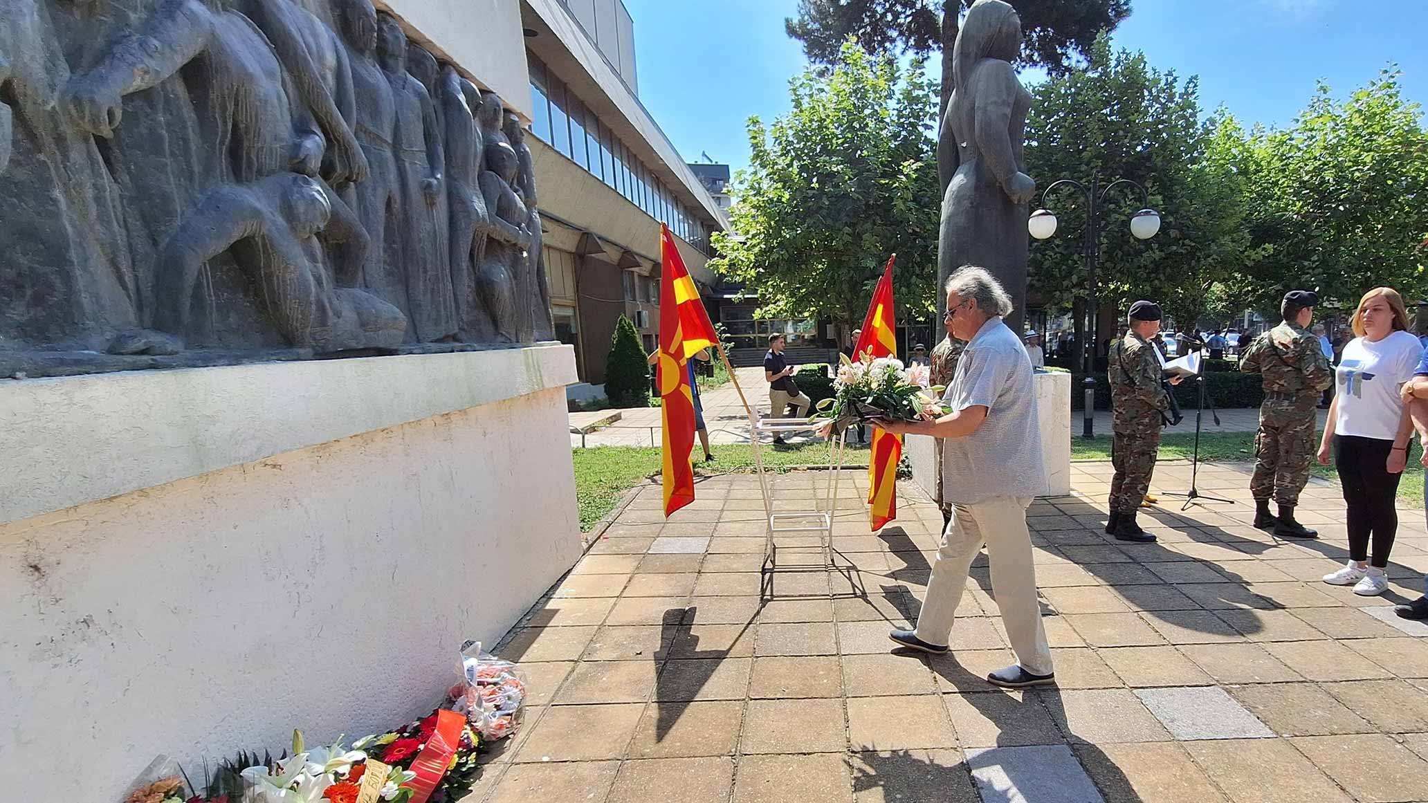 НИКОЈ ОД ВЛАСТА ВО ОПШТИНА ТЕТОВО НА ЧЕЛО СО КАСАМИ НЕ ДОЈДЕ НА ОДБЕЛЕЖУВАЊЕТО НА ИЛИНДЕН ПРЕД СПОМЕНИКОТ НА РЕВОЛУЦИЈАТА ВО ГРАДОТ