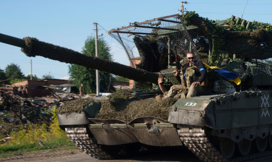 ЗЕЛЕНСКИ ОБЈАВИ ДЕКА УКРАИНСКАТА ВОЈСКА ВОСПОСТАВИЛА КОМАНДЕН ЦЕНТАР ВО СУЏА ВО КУРСК, ЛУКАШЕНКО ГИ ПОВИКА РУСИЈА И УКРАИНА ДА ПОЧНАТ ПРЕГОВОРИ