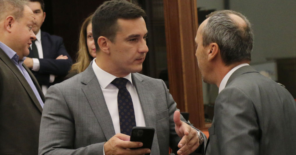 АНБ ПРИЈАВИЛА ПРЕД ОБВИНИТЕЛСТВОТО ПОРАНЕШЕН ДИРЕКТОР, ИСТРАЖИЛА ДЕКА СЛЕДЕЛ НЕКОИ МЕДИУМИ И НИВНИ КОНТАКТИ ОД ОПОЗИЦИЈАТА