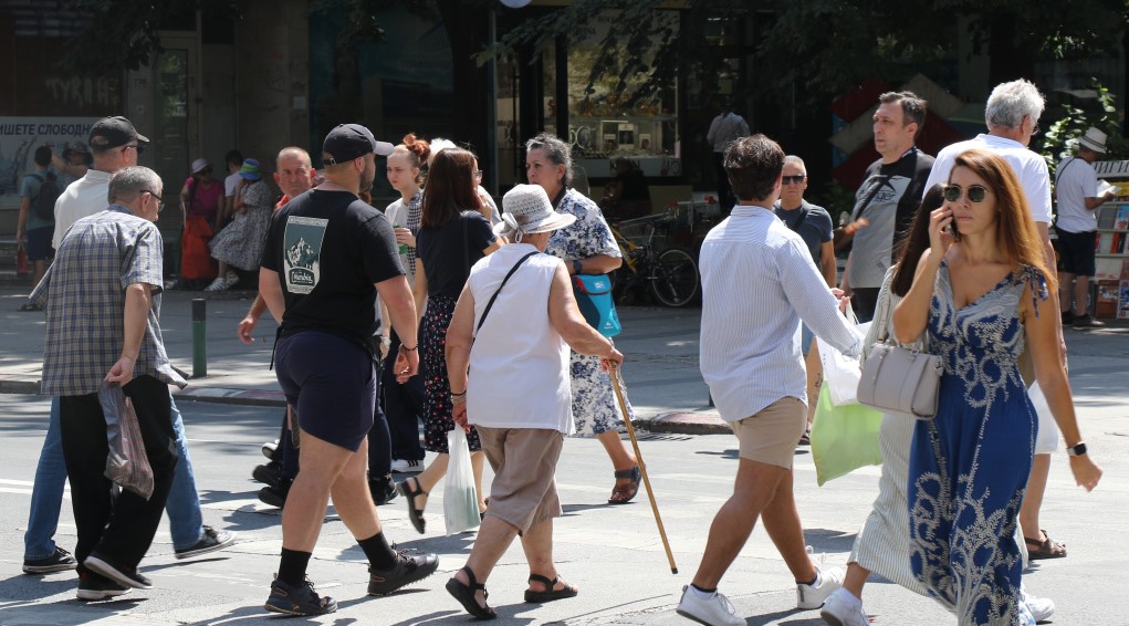 РАСТЕ БРОЈОТ НА СТАРО НАСЕЛЕНИЕ, А СЕ НАМАЛУВА БРОЈОТ НА НОВОРОДЕНИ, ВЕЛИ ИНСТИТУТОТ ЗА ЈАВНО ЗДРАВЈЕ