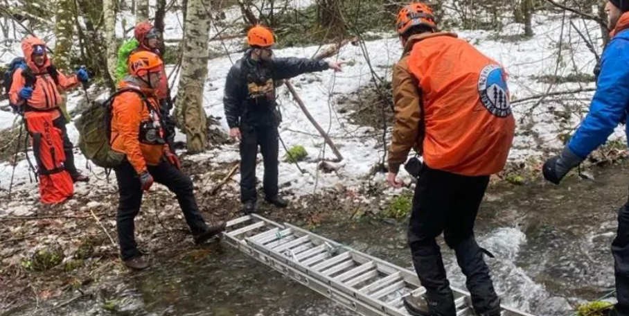 ДВАЈЦА АМЕРИКАНЦИ ПОЧИНАЛЕ ДОДЕКА БИЛЕ ВО ПОТРАГА ПО БИГФУТ