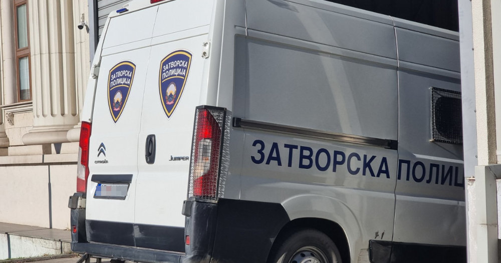 ПРИТВОР ЗА ПЕТМИНА КЛИЕНТИ НА 15-ГОДИШНО ДЕВОЈЧЕ, МЕЃУ КОИ И ЗА НЕЈЗИНИОТ ДЕЧКО КОЈ JA ДРОГИРАЛ И JA ПРОСТИТУИРАЛ