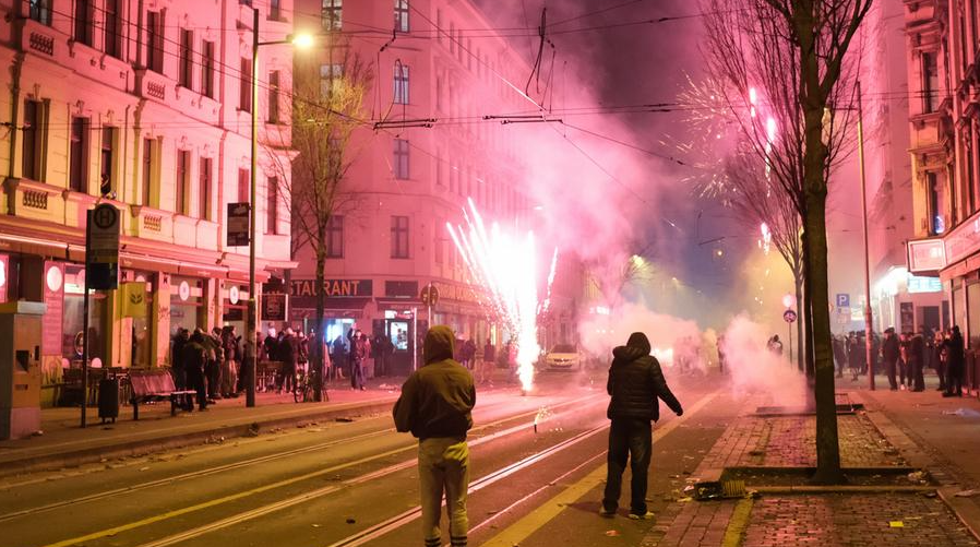 НАЈМАЛКУ ПЕТМИНА ЗАГИНАТИ ВО НОВОГОДИШНИТЕ ОГНОМЕТИ ВО ГЕРМАНИЈА