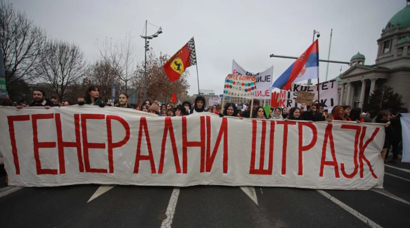 СТУДЕНТСКИТЕ ПРОТЕСТИ ВО СРБИЈА ДЕНЕСКА СЕ ПРЕТВОРААТ ВО ГЕНЕРАЛЕН ШТРАЈК