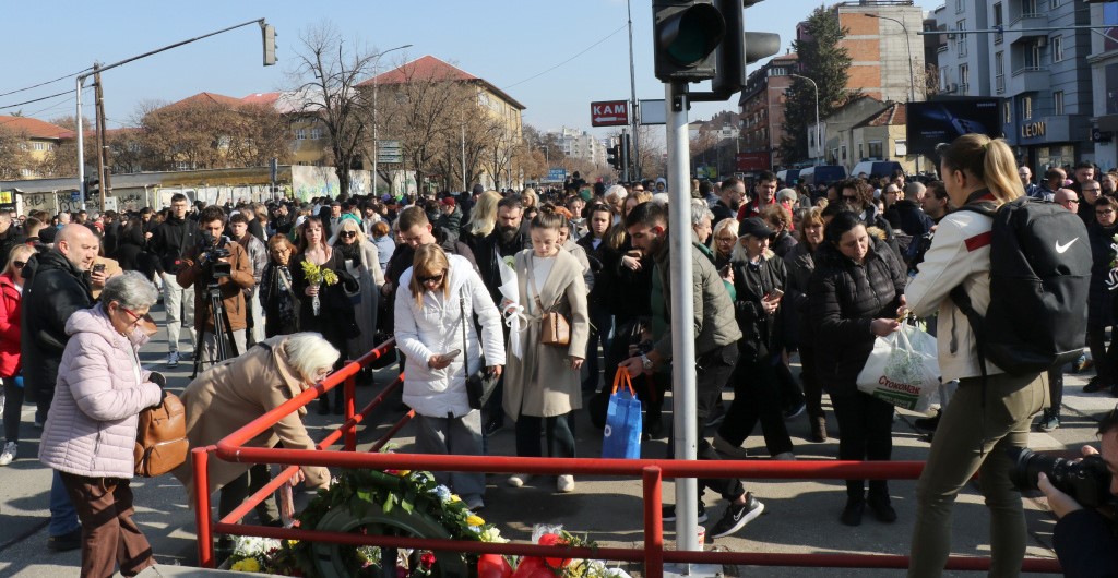 СУДОТ НЕ ВИ Е КРИВ ЗА ЦРНИТЕ СООБРАЌАЈНИ ТОЧКИ НА КОИ ГАСНАТ ЖИВОТИ И НЕ МОЖЕ СУДИЈА ДА ПРЕТПОСТАВУВА ДЕКА ОБВИНЕТИОТ ЌЕ ИЗВРШИ ДРУГО ДЕЛО, ВЕЛАТ ОД КРИВИЧНИОТ СУД