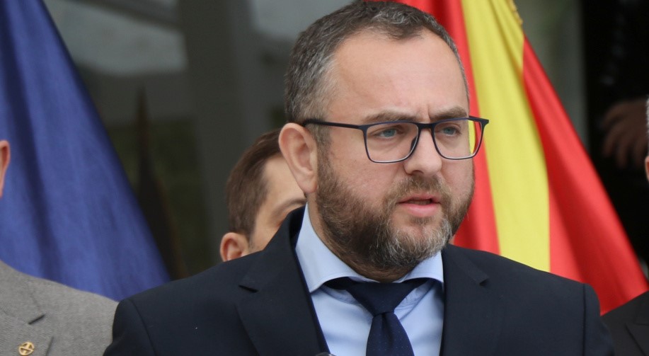 МВР ПОСТАПУВА ЗА ДИВОГРАДБИТЕ ВО ЧАИР, ОВА НЕ Е БУЦНИ ПРАЧКА, ПИЈ ВИНО, РЕЧЕ ТОШКОВСКИ