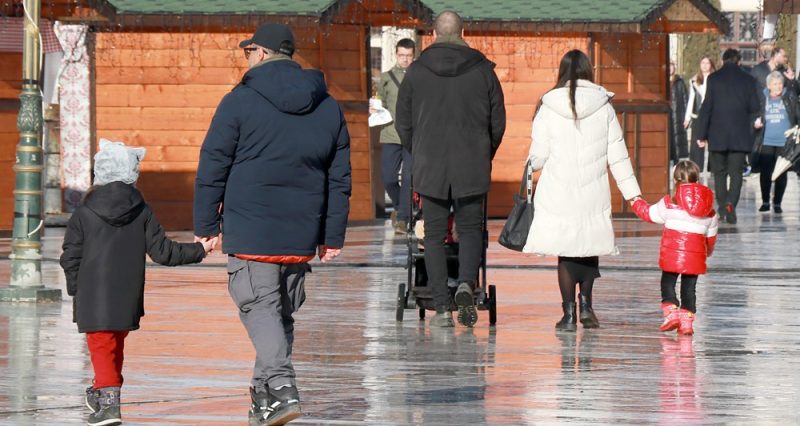 ЗА ДЕСЕТ ГОДИНИ ИМА 18 ПРОЦЕНТИ ПОМАЛКУ ДЕЦА ВО МАКЕДОНИЈА, НАД 32 ОТСТО ЖИВЕАТ ПОД ПРАГОТ НА СИРОМАШТИЈАТА, ВЕЛИ УНИЦЕФ