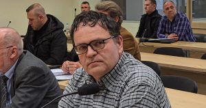 ОБВИНЕТИОТ МАНЕВ РЕЧЕ ДЕКА ВО НАРОДНА БАНКА РАБОТИ ЧОВЕКОТ ШТО ГО УНИШТИЛ ПИШТОЛОТ СО КОЈ ПАЛЕВСКИ ГИ УБИЛ ВАЊА И ПАНЧЕ