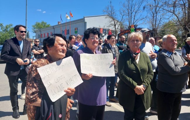 ВО КРИВОЛАК ДА СЕ НАПРАВИ РЕГИОНАЛНА ДЕПОНИЈА, НЕ ВО ПЕЛАГОНИЈА, ПОБАРАА НА ПРОТЕСТОТ ВО НОВАЦИ, КАДЕ ЕДЕН ЧАС БЕШЕ БЛОКИРАН СООБРАЌАЈОТ
