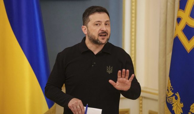 СЛЕДНИОТ МЕСЕЦ ЌЕ ИМАМЕ 3,5 МИЛИЈАРДИ ДОЛАРИ ЗА КУПУВАЊЕ АМЕРИКАНСКО ОРУЖЈЕ, ВЕЛИ ЗЕЛЕНСКИ