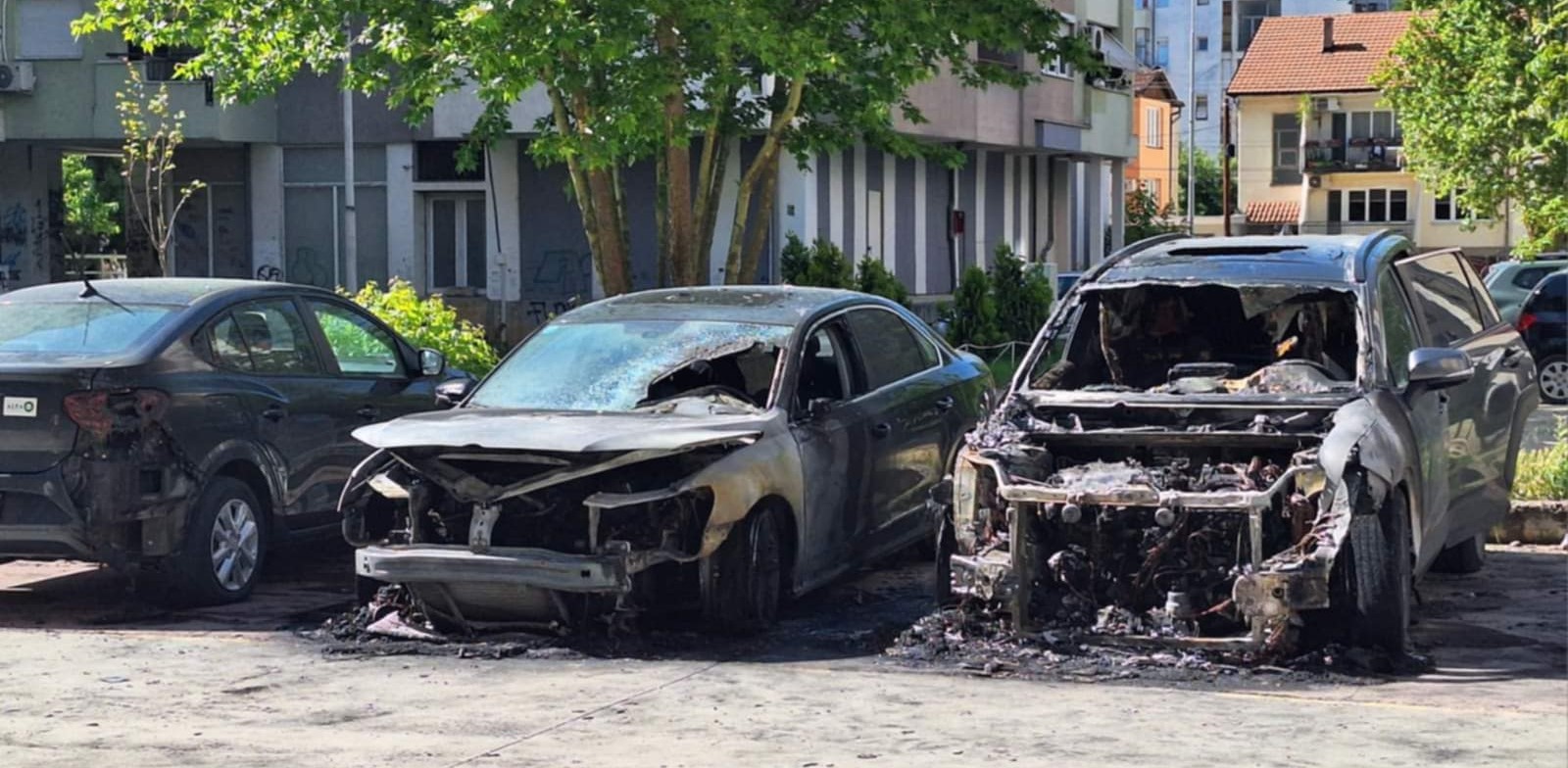 НОЌEСКА ЗАПАЛЕНИ ТРИ ВОЗИЛА ВО БИТОЛА