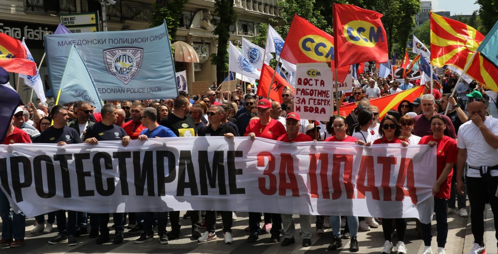НЕ МОЖЕ НЕКОЈ ПЛАТЕН 2.000 ЕВРА ДА КАЖУВА ДЕКА 400 ЕВРА ПЛАТА Е ДОВОЛНО, РЕКОА РАБОТНИЦИТЕ НА ПРВОМАЈСКИОТ ПРОТЕСТ