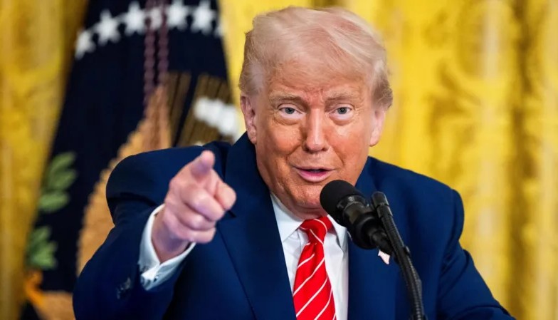 ТРАМП НАЈАВИ НАМАЛУВАЊЕ НА ЦАРИНИТЕ ВО ПРЕСРЕТ НА ТРГОВСКИТЕ РАЗГОВОРИ САД-КИНА