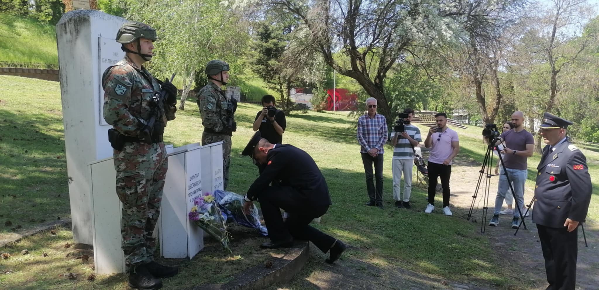 ВО ШТИП ОДБЕЛЕЖАНА 24-ГОДИШНИНАTA ОД ЗАГИНУВАЊЕТО НА БРАНИТЕЛИТЕ ДИМИТАР ДВОЈАКОВСКИ И ВЛАТКО ПЕТРОВ, УБИЕНИ ОД ЗАСЕДА КАЈ ВАКСИНЦЕ