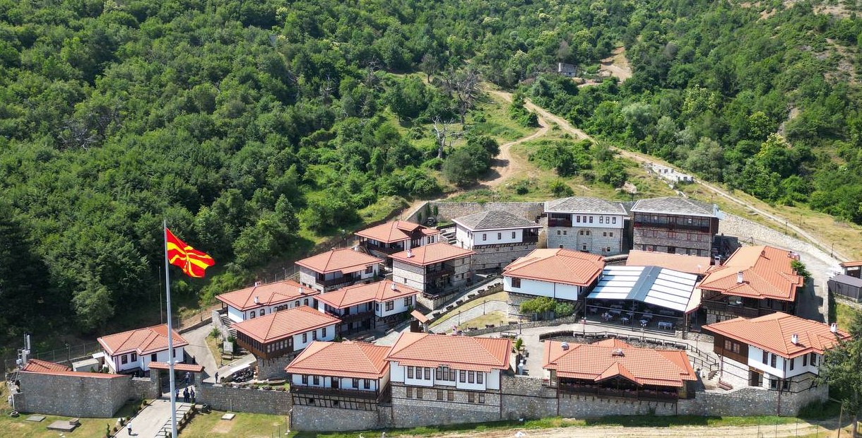 СЕ НАДЕВАМ ДЕКА СО НОВИОТ ГРАДОНАЧАЛНИК НА СКОПЈЕ ЌЕ ИМА ПОРЕДОВНИ АВТОБУСКИ ЛИНИИ ДО КОМПЛЕКСОТ МАКЕДОНСКО СЕЛО, РЕЧЕ ДИРЕКТОРОТ НА СОЗР НА ОТВОРАЊЕТО ПО 7 ГОДИНИ ПАУЗА