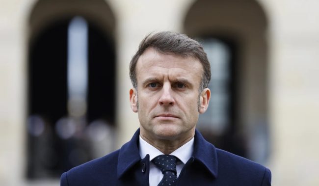 МАКРОН НАЈАВИ ЗАБРАНА НА СОЦИЈАЛНИТЕ МРЕЖИ ЗА ПОМЛАДИТЕ ОД 15 ГОДИНИ ВО ФРАНЦИЈА
