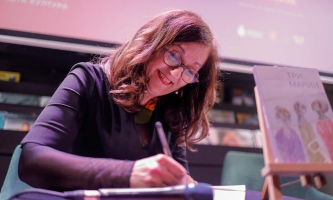 ОЛИВЕРА ЌОРВЕЗИРОСКА Е ГОДИНАШНАТА ДОБИТНИЧКА НА РАЦИНОВОТО ПРИЗНАНИЕ ЗА РОМАНОТ „ТРИ МАРИИ“