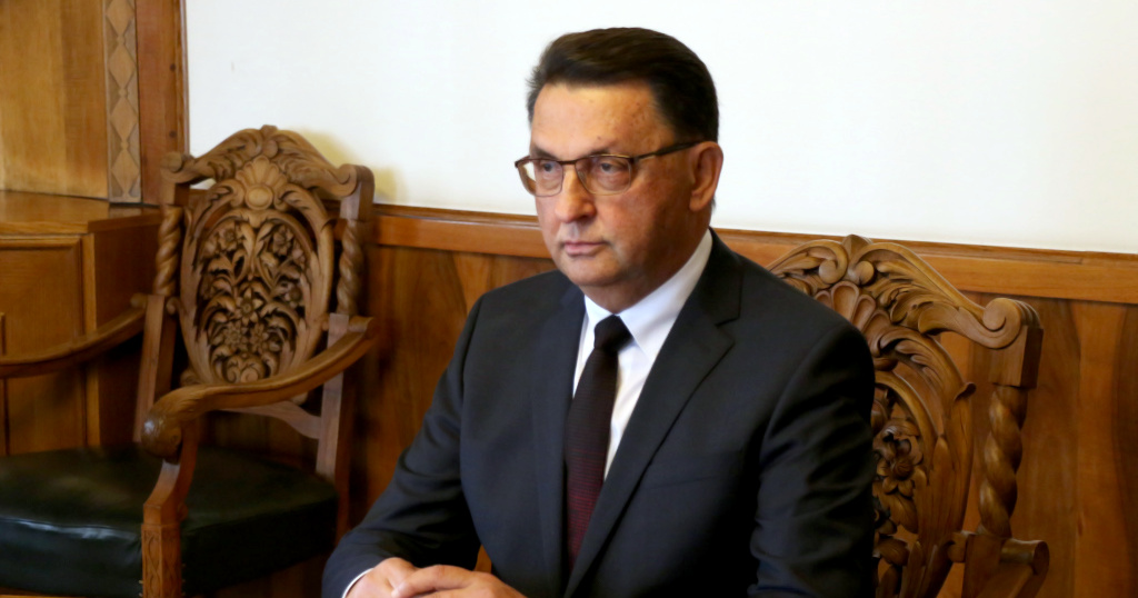 КАЈ СЛАВЕСКИ НЕ МОЖЕТЕ ДА ПРЕПОЗНАЕТЕ ПАРТИСКИ РЕЧНИК, КАЖА ПРЕТСЕДАТЕЛКАТА СИЉАНОВСКА-ДАВКОВА ЗА НОВИОТ ГУВЕРНЕР НА НАРОДНА БАНКА 