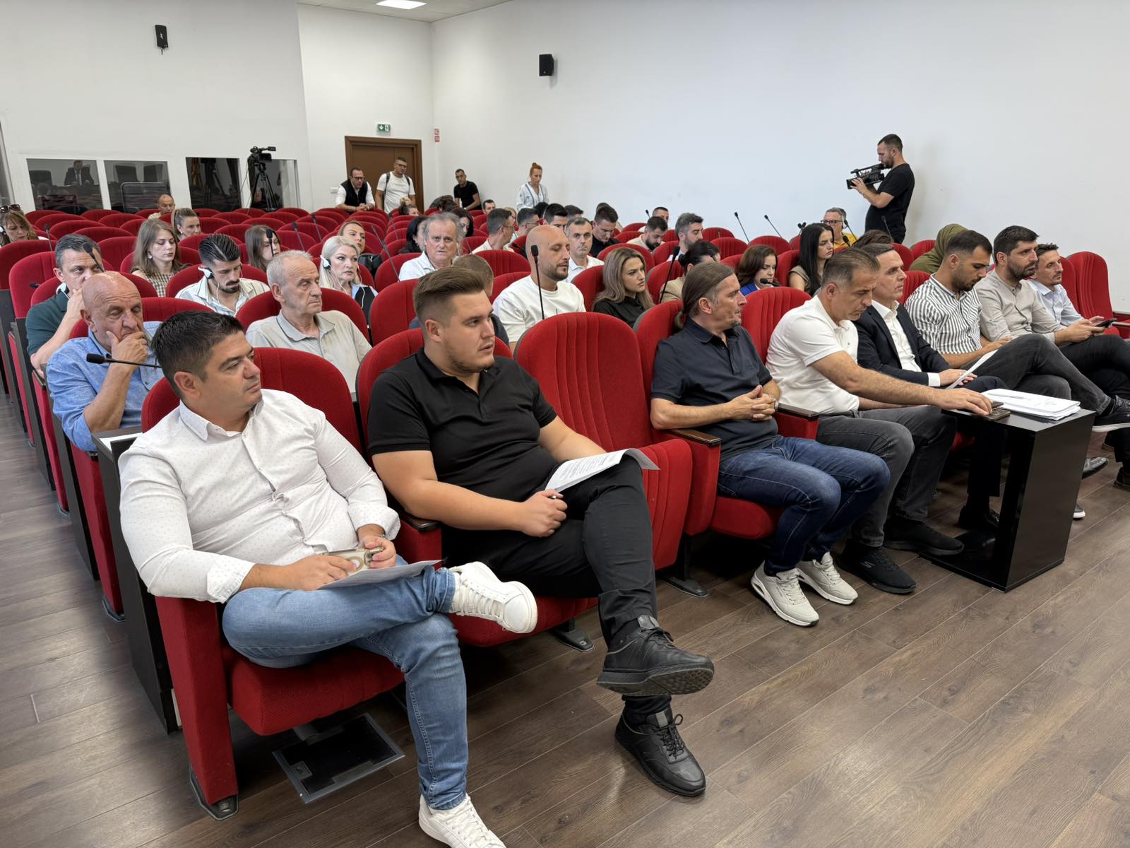ОПШТИНА ТЕТОВО НАПРАВИ РЕБАЛАНС НА БУЏЕТОТ ЗА ТРИ МИЛИОНИ ЕВРА, ЌЕ СЕ ГРАДИ УШТЕ ЕДНА ОПШТИНСКА ЗГРАДА ВЕДНАШ ДО ПОСТОЈНАТА