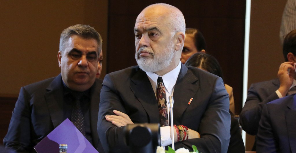 ЕДИ РАМА САКА ДА ЈА НАПРАВИ АЛБАНИЈА ПРВАТА ЗЕМЈА ВО КОЈА НЕМА ДА СЕ ПЛАЌА СО ГОТОВИНА