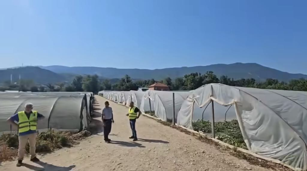 Град Скопје фати див приклучок на вода во Сарај за наводнување на пластеници