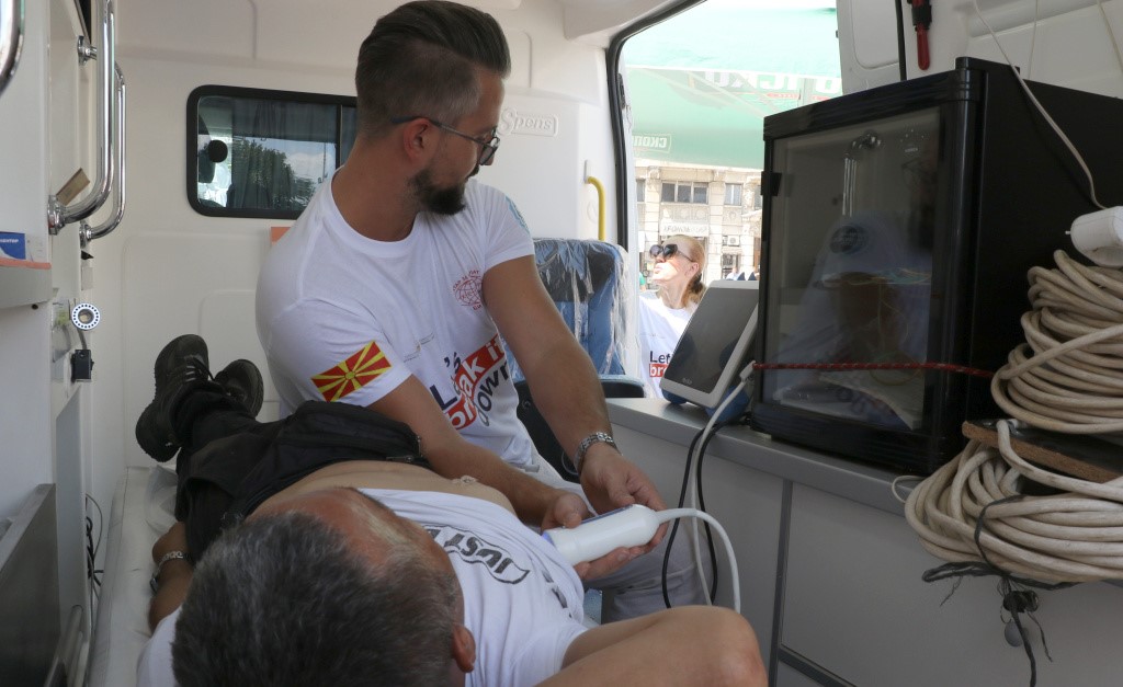 ВО МАКЕДОНИЈА ИМА ИЛЈАДНИЦИ ПАЦИЕНТИ СО ХЕПАТИТИС БЕЗ ДА ЗНААТ ДЕКА ГО ИМААТ, ОД ДЕНЕС ПОЧНУВА КАМПАЊА ЗА БЕСПЛАТЕН СКРИНИНГ ВО 10 ГРАДОВИ
