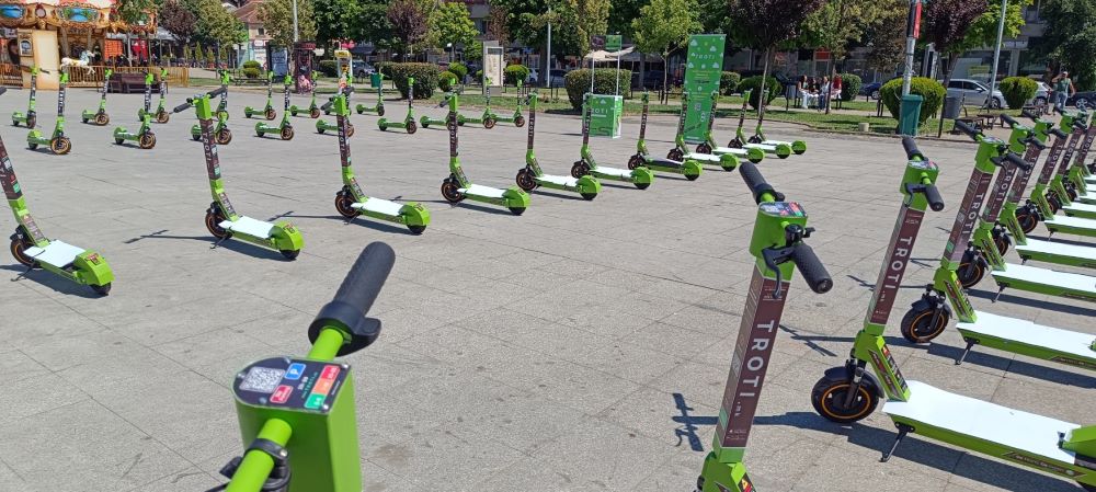 ОПШТИНА ТЕТОВО ОВОЗМОЖИ ПРИВАТНА ФИРМА ДА ИЗНАЈМУВА ЕЛЕКТРИЧНИ ТРОТИНЕТИ