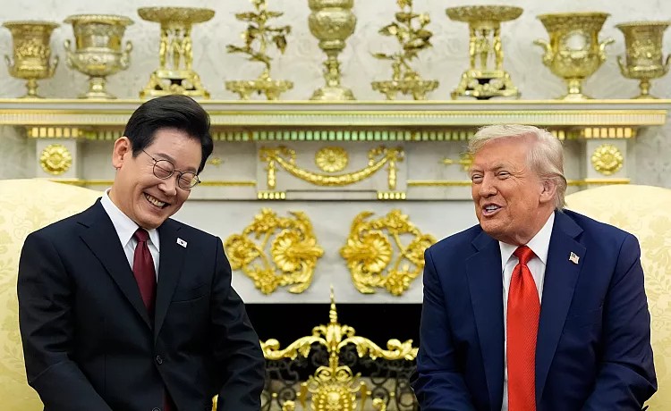 ТРАМП КАЖА ДЕКА БИ САКАЛ ДА СЕ СРЕТНЕ СО КИМ ЏОНГ-УН ОВАА ГОДИНА
