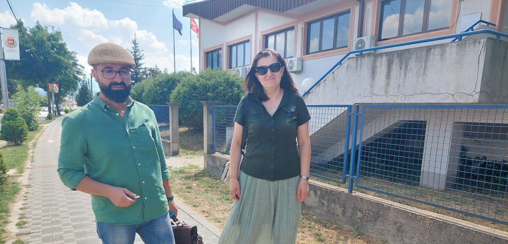 ПОЛИЦИЈАТА ВО ДЕМИР ХИСАР ГО ЗАВРШИ ИНФОРМАТИВНИОТ РАЗГОВОР СО ДИРЕКТОРКАТА НА ГИМНАЗИЈАТА ЛОЗАНОВСКА, ЈАВЕН ОБВИНИТЕЛ ТРЕБА ДА ОДЛУЧИ КАЈ КОГО ЌЕ БИДАТ ПЕЧАТИТЕ