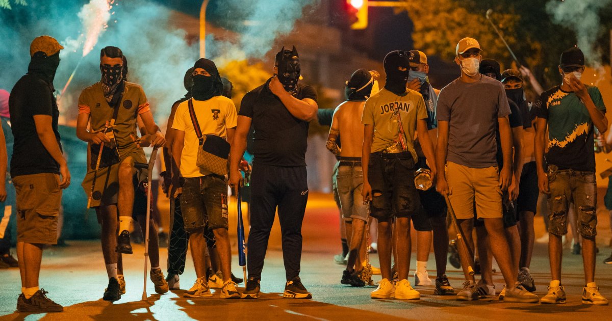АНТИМИГРАНТСКИ ГРАЃАНСКИ ПАТРОЛИ НИКНУВААТ НИЗ ЕВРОПА, ЕКСПЕРТИТЕ ВЕЛАТ ДЕКА САМО ШИРАТ СТРАВ И МУ ПОМАГААТ НА ПОДЕМОТ НА КРАЈНАТА ДЕСНИЦА
