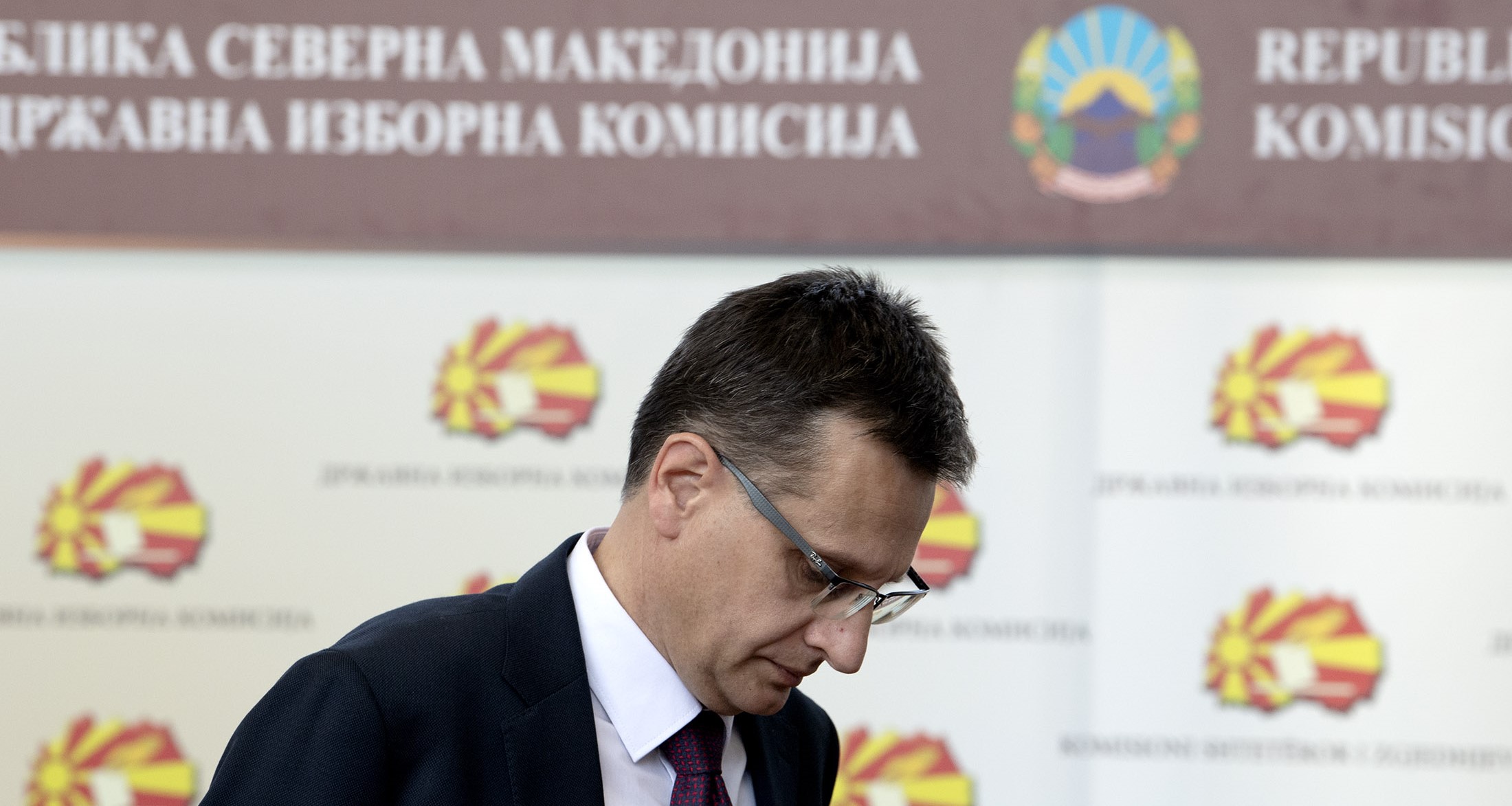 ПРАВОТО НА НЕЗАВИСНИТЕ ДА УЧЕСТВУВААТ НА ИЗБОРИ Е БЕТОНИРАНО СО ЗАКОН И АКО СОБРАНИЕТО НЕ КАЖЕ КОЛКУ ПОТПИСИ ИМ ТРЕБААТ, ЌЕ ПОДНЕСУВААТ ЛИСТИ БЕЗ ПОТПИСИ, ИМ ГАРАНТИРА ДИК